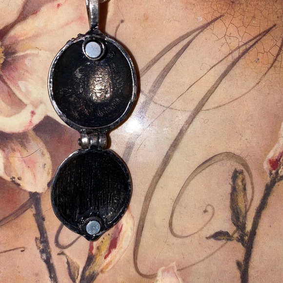 The Vampire Diaries Elena Necklace - Picture 3 of 3